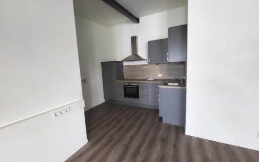 349 qm moderne Gewerbefläche und 75 qm Bürofläche