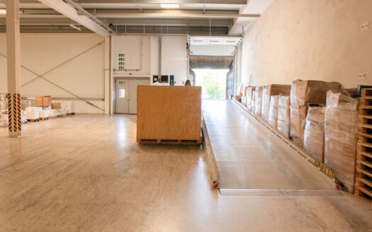 Halle / Produktion / Lager in Winsen zu vermieten