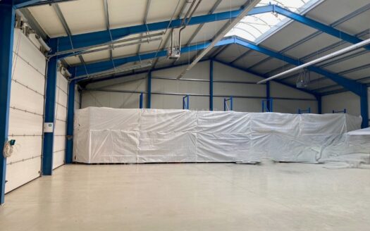 Lagerhalle mit repräsentativen Büro sowie Wohnfläche in Lampertheim zu vermieten.